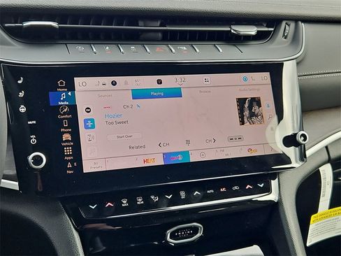 New 2026 Jeep Grand Cherokee Limited image 17