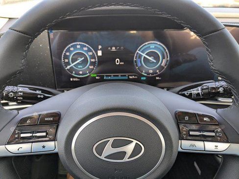 New 2025 Hyundai Elantra Limited image 22