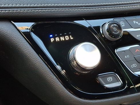 New 2026 Chrysler Pacifica Select image 10