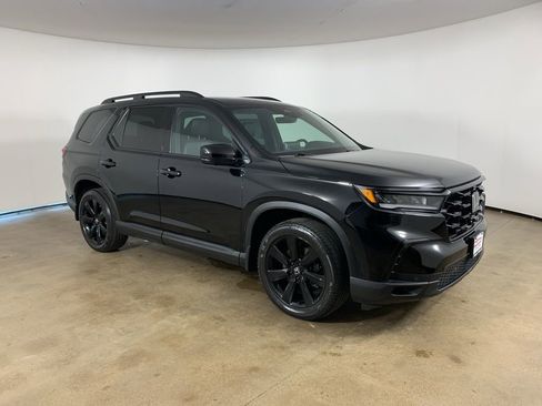 Used 2025 Honda Pilot Black Edition image 5