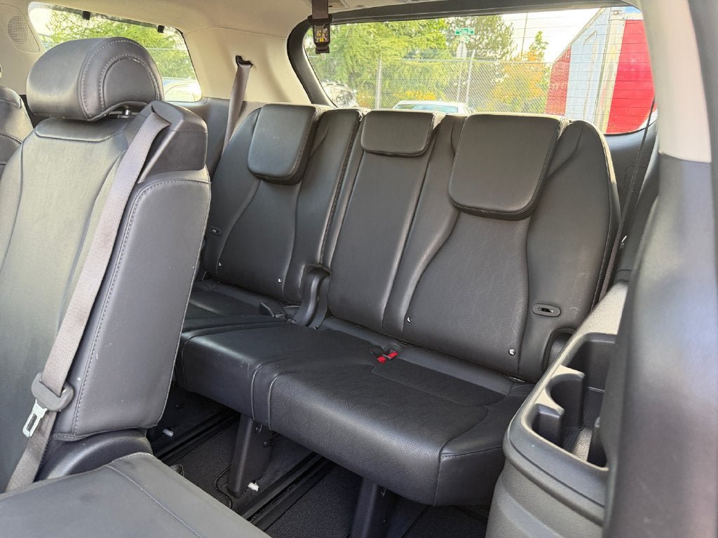 Used 2025 Kia Carnival SX w/ SX Dark Edition Package FWD image 34
