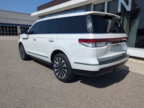 Used 2023 Lincoln Navigator Reserve AWD/4WD image 4