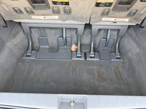 Used 2017 Toyota Sienna LE FWD image 27
