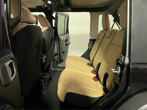 Used 2018 Jeep Wrangler Unlimited Sport S image 22