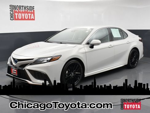 Used 2022 Toyota Camry XSE FWD image 1
