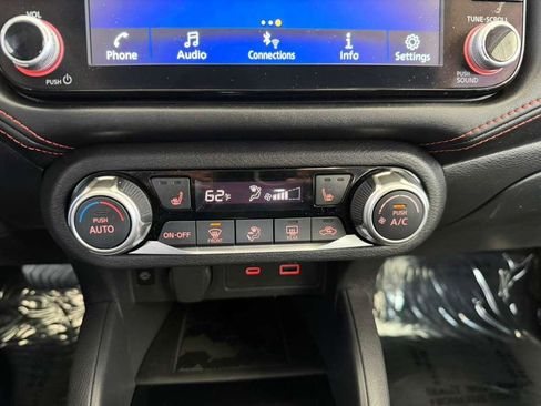 Used 2024 Nissan Versa SR image 40