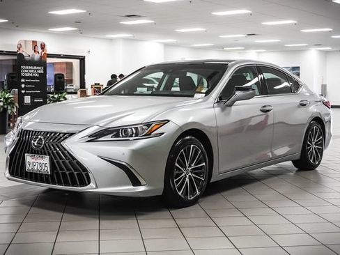 Certified 2025 Lexus ES 350 w/ Premium Package FWD image 3