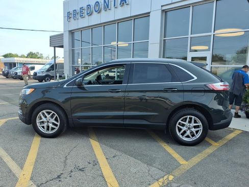 Used 2023 Ford Edge SEL w/ Convenience Package AWD/4WD image 3