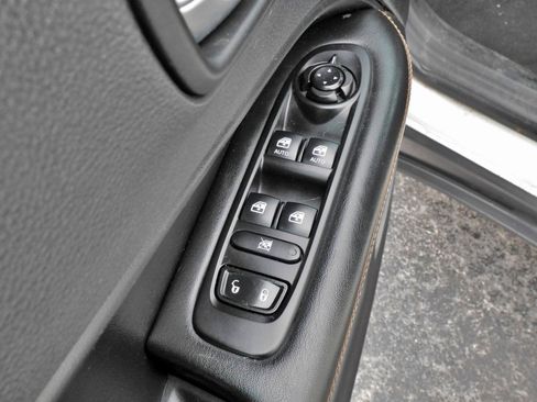 Used 2019 Jeep Compass Sport image 20