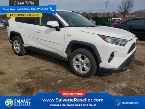 Used 2019 Toyota RAV4 XLE w/ Carpet Mat Package image 5