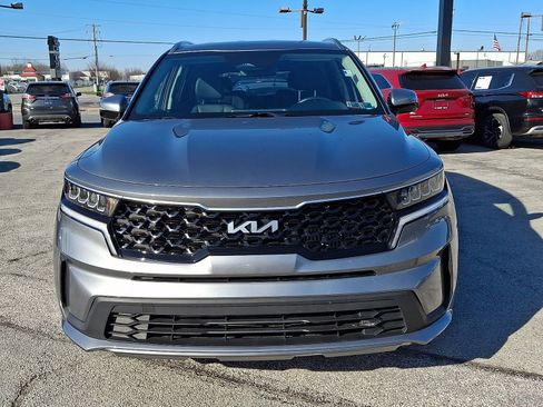 Used 2022 Kia Sorento S image 2