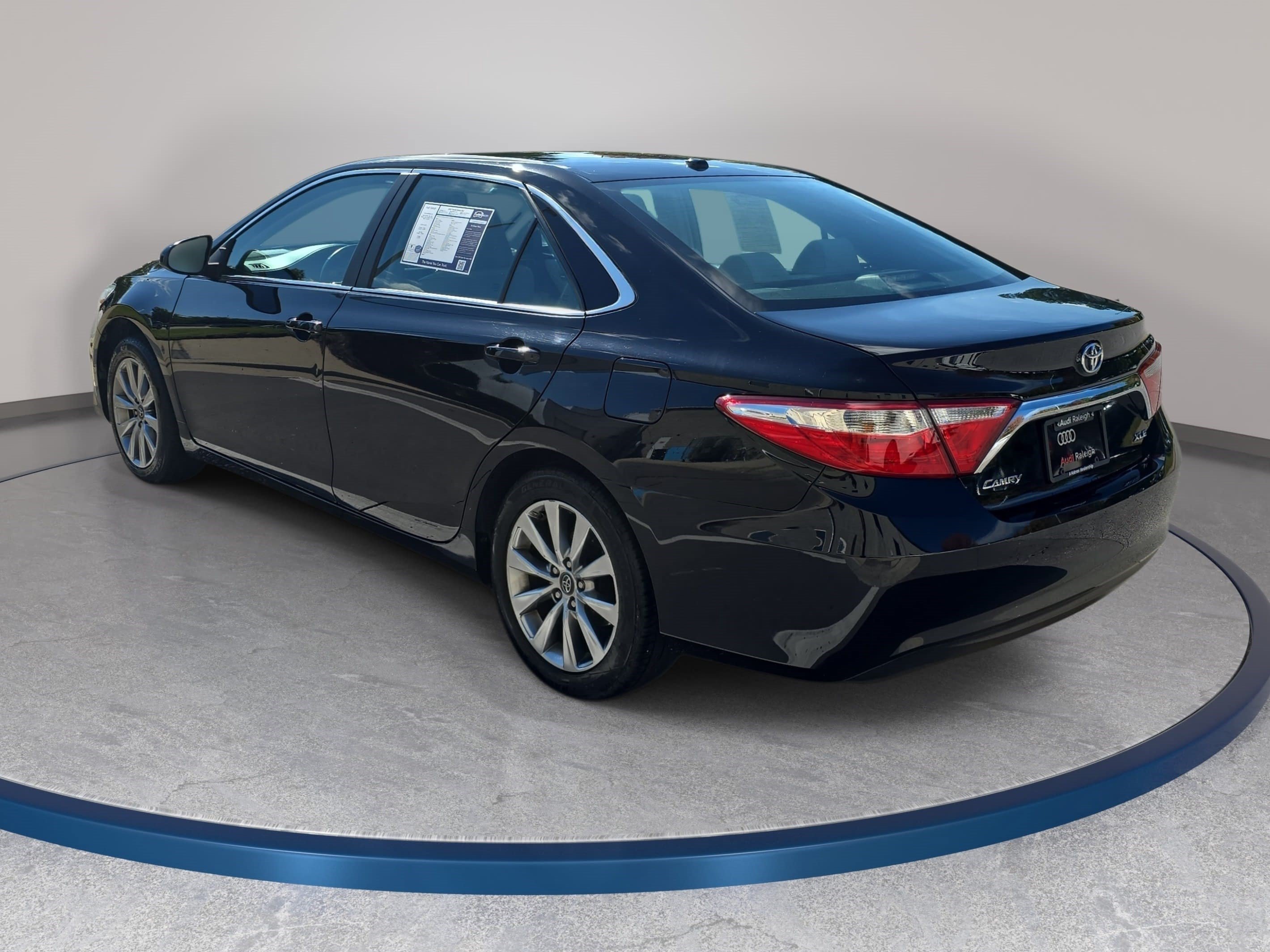 Used 2016 Toyota Camry XLE w/ Moonroof Package FWD image 7