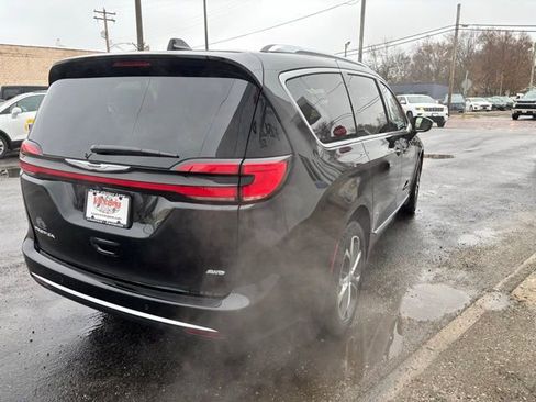 New 2026 Chrysler Pacifica Pinnacle image 8