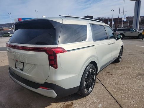 New 2026 Kia Carnival EX FWD image 7