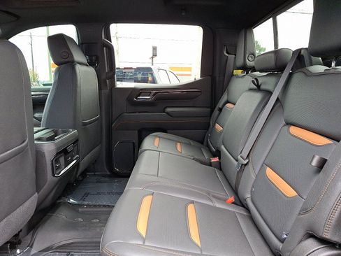 Used 2023 GMC Sierra 1500 AT4 w/ Technology Package image 10