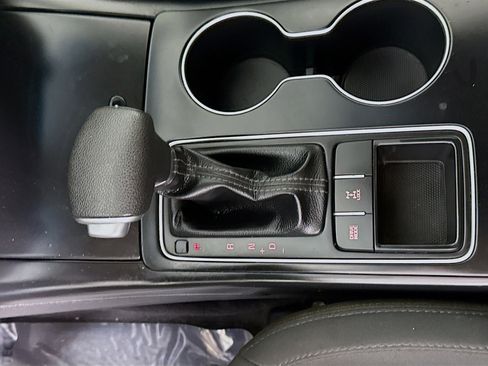 Used 2020 Kia Sorento LX image 16