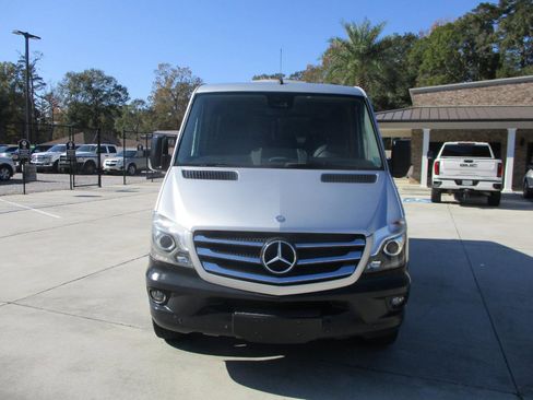 Used 2015 Mercedes-Benz Sprinter 2500 image 6