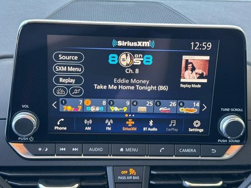 Used 2025 Nissan Altima 2.5 SV FWD image 19