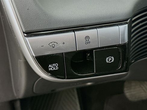 Used 2024 Hyundai Ioniq 5 SE image 17