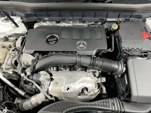 Used 2022 Mercedes-Benz GLB 250 4MATIC w/ Premium Package Lite image 28