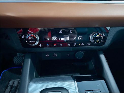 New 2025 Mitsubishi Outlander SEL image 14