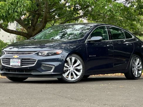 Used 2017 Chevrolet Malibu Premier w/ Premier Sun and Wheel Package FWD image 1