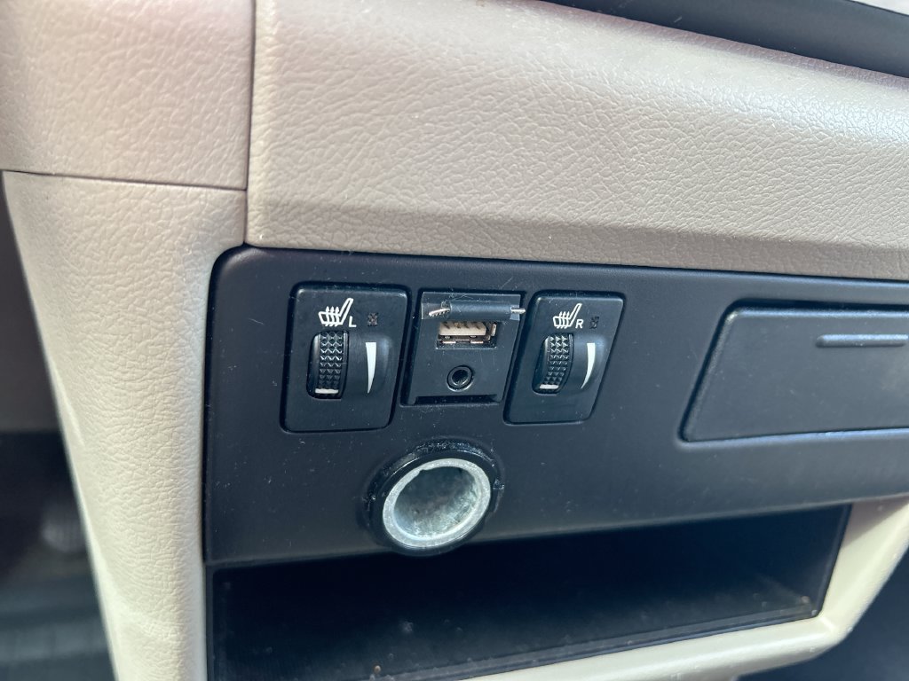 Used 2018 Toyota Sienna XLE w/ XLE Navigation Package FWD image 36