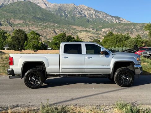Used 2015 GMC Sierra 2500 SLT w/ Duramax Plus Package AWD/4WD image 8