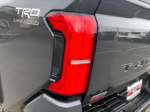 Used 2025 Toyota Tacoma TRD Off-Road image 27