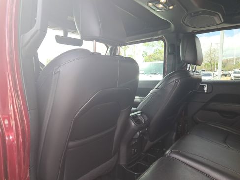 Used 2021 Jeep Wrangler Unlimited Sahara image 9