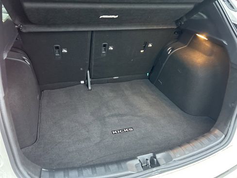 Used 2023 Nissan Kicks SR w/ SR Premium Package image 12