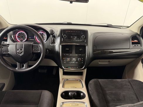 Used 2014 Dodge Grand Caravan SXT FWD image 20