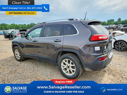 Used 2016 Jeep Cherokee Latitude w/ Cold Weather Group AWD/4WD image 3