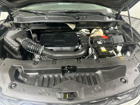 Used 2025 Chevrolet Blazer LT FWD image 32