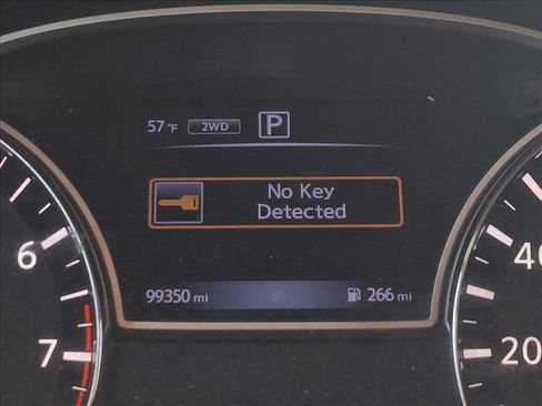 Used 2017 Nissan Pathfinder S image 11