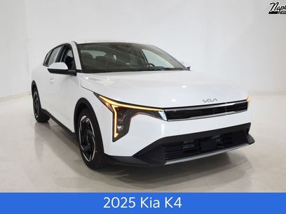 New 2025 Kia K4 EX