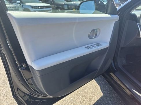 Used 2024 Hyundai Ioniq 5 SE AWD/4WD image 17