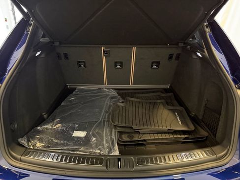 Certified 2026 Porsche Macan AWD/4WD image 28
