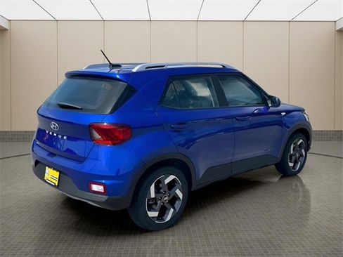 New 2025 Hyundai Venue SEL image 3