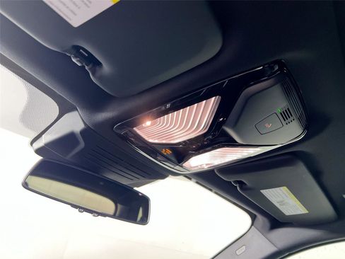 New 2026 BMW X5 xDrive40i w/ Premium Package image 11