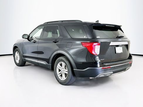 Used 2023 Ford Explorer XLT w/ Equipment Group 202A image 5