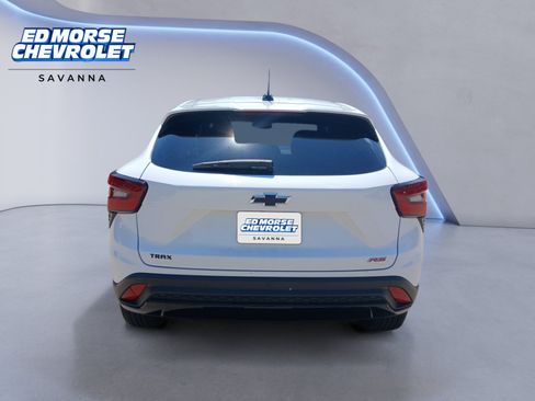 Used 2025 Chevrolet Trax RS w/ Sunroof Package FWD image 4