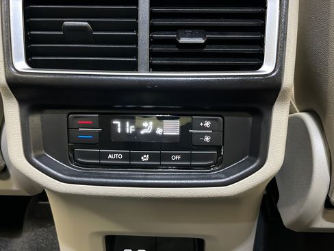 Used 2026 Volkswagen Atlas SE w/ Black Wheel Package AWD/4WD image 35