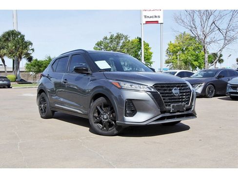 Used 2021 Nissan Kicks SR image 1