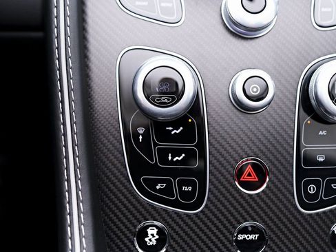 Used 2016 Aston Martin DB9 GT image 88