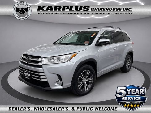 Used 2018 Toyota Highlander Plus FWD image 1