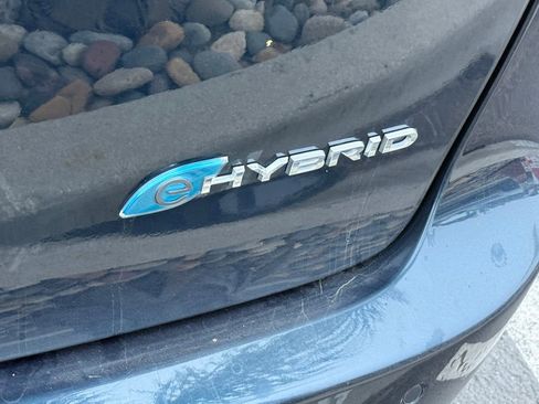 Used 2023 Chrysler Pacifica Touring-L image 18