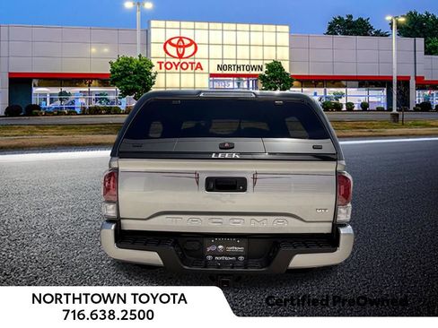 Used 2023 Toyota Tacoma TRD Sport AWD/4WD image 14
