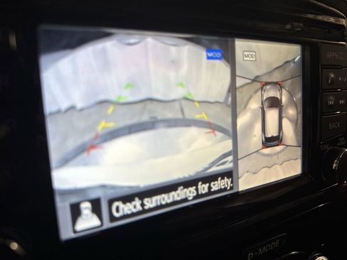 Used 2016 Nissan Juke SL image 25