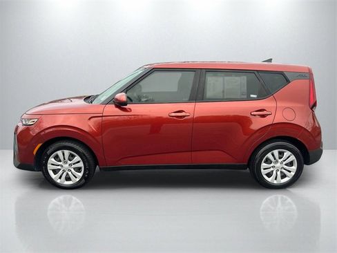 Certified 2022 Kia Soul LX image 4